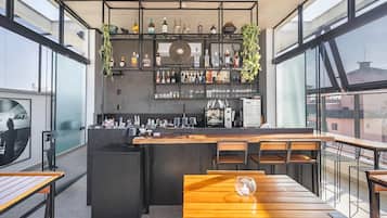 Bar (en la propiedad)