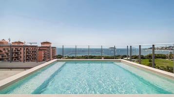Apartment | Pool | Outdoor pool