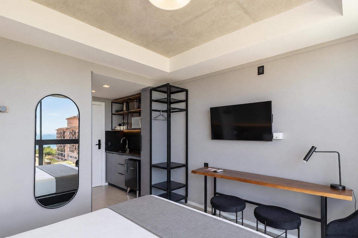 Apartment | Iron/ironing board, WiFi (free), bed sheets