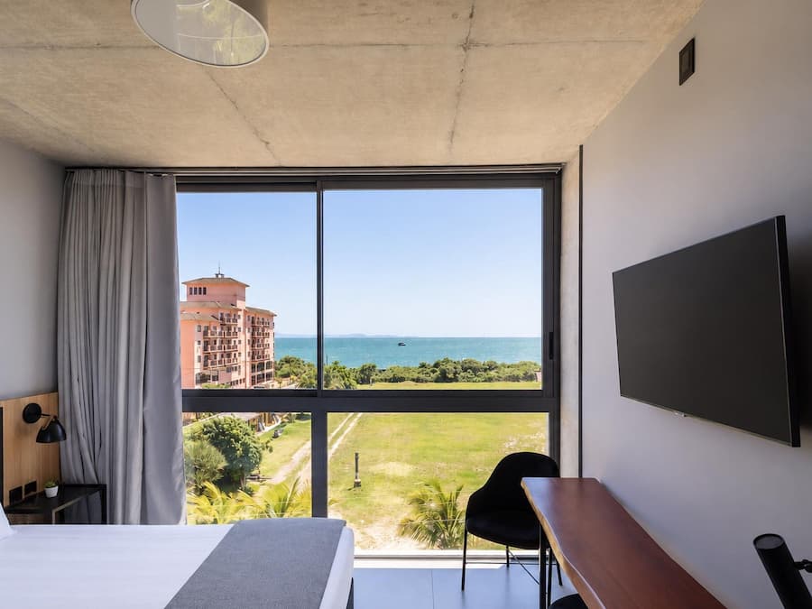 Apartment | Iron/ironing board, WiFi (free), bed sheets