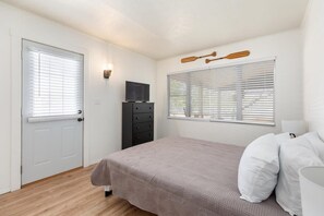 2 室のベッドルーム、旅行用ベビーベッド、WiFi、ベッドシーツ