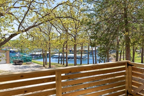 The Harbor @ Lighthouse Lodge – Lakefront Home with Covered Porch & Boat Slip Ac