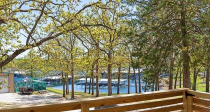 The Harbor @ Lighthouse Lodge – Lakefront Home with Covered Porch & Boat Slip Ac