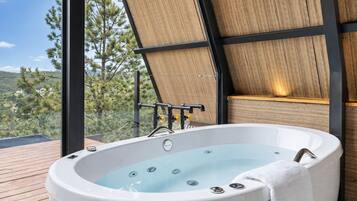 Indoor spa tub