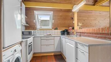 Réfrigérateur, plaque de cuisson, lave-vaisselle, cafetiÚre/bouilloire