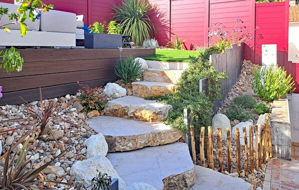 Property grounds - 3 bedroom amazing home in Royan (Royan)