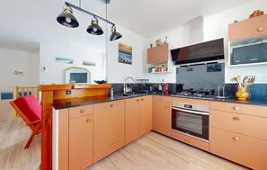 Réfrigérateur, four, plaque de cuisson, lave-vaisselle