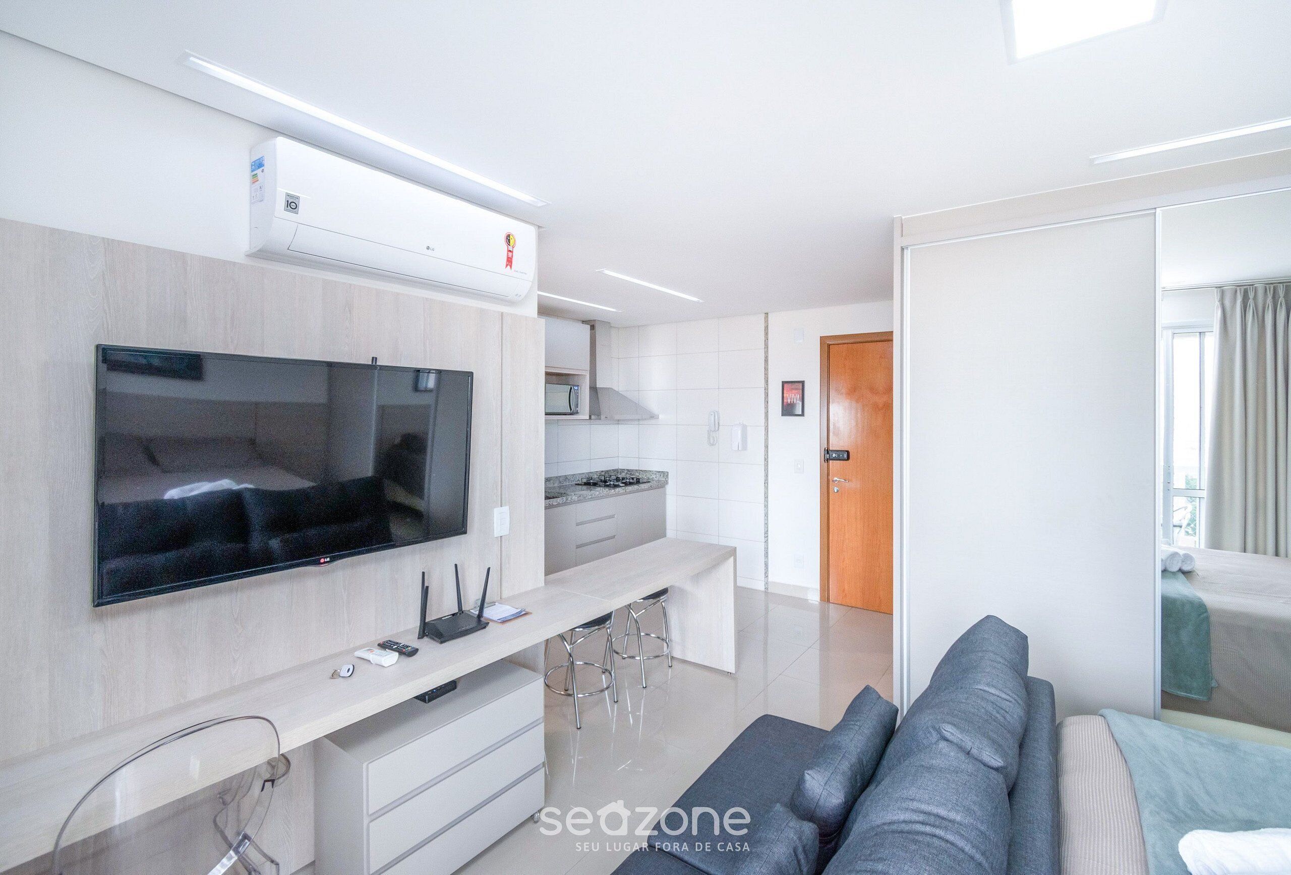 Basic Studio | Laptop workspace, iron/ironing board, free WiFi, bed sheets