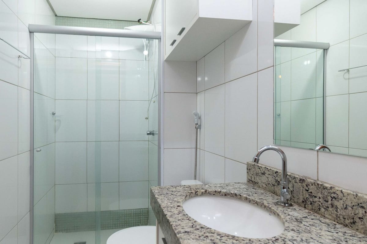 Studio | Bathroom | Shower, hair dryer, towels, soap