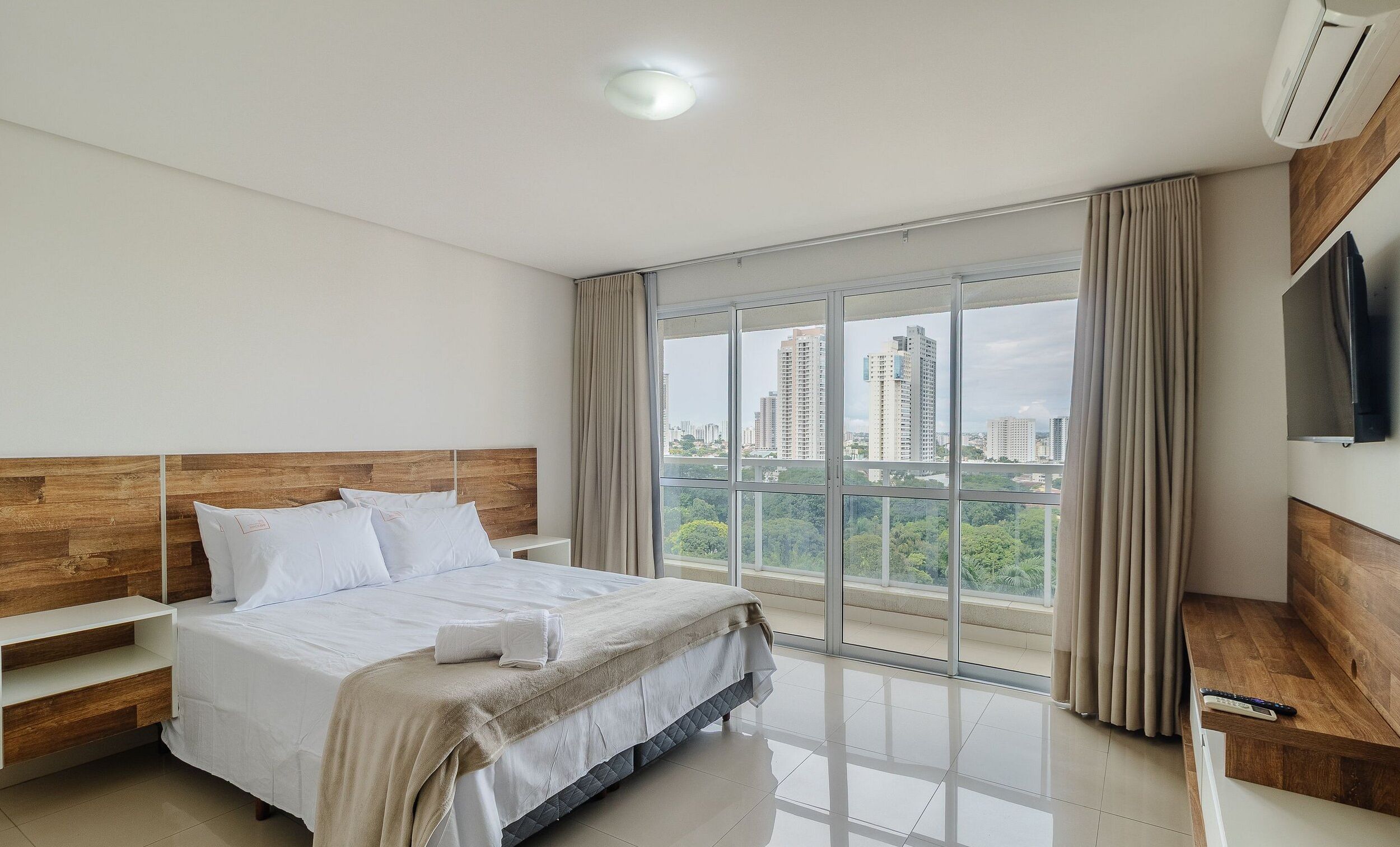 Basic Apartment | Laptop workspace, iron/ironing board, free WiFi, bed sheets