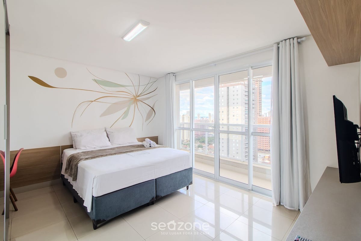 Basic Studio | 1 bedroom, laptop workspace, iron/ironing board, free WiFi