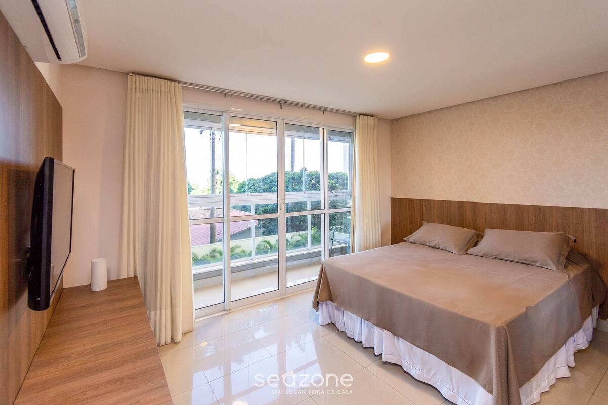 Basic Studio | 1 bedroom, laptop workspace, iron/ironing board, free WiFi
