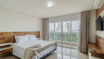 Basic Apartment | Laptop workspace, iron/ironing board, free WiFi, bed sheets