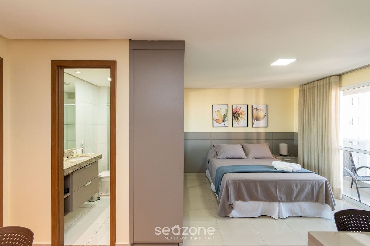 Basic Studio | 1 bedroom, laptop workspace, iron/ironing board, free WiFi