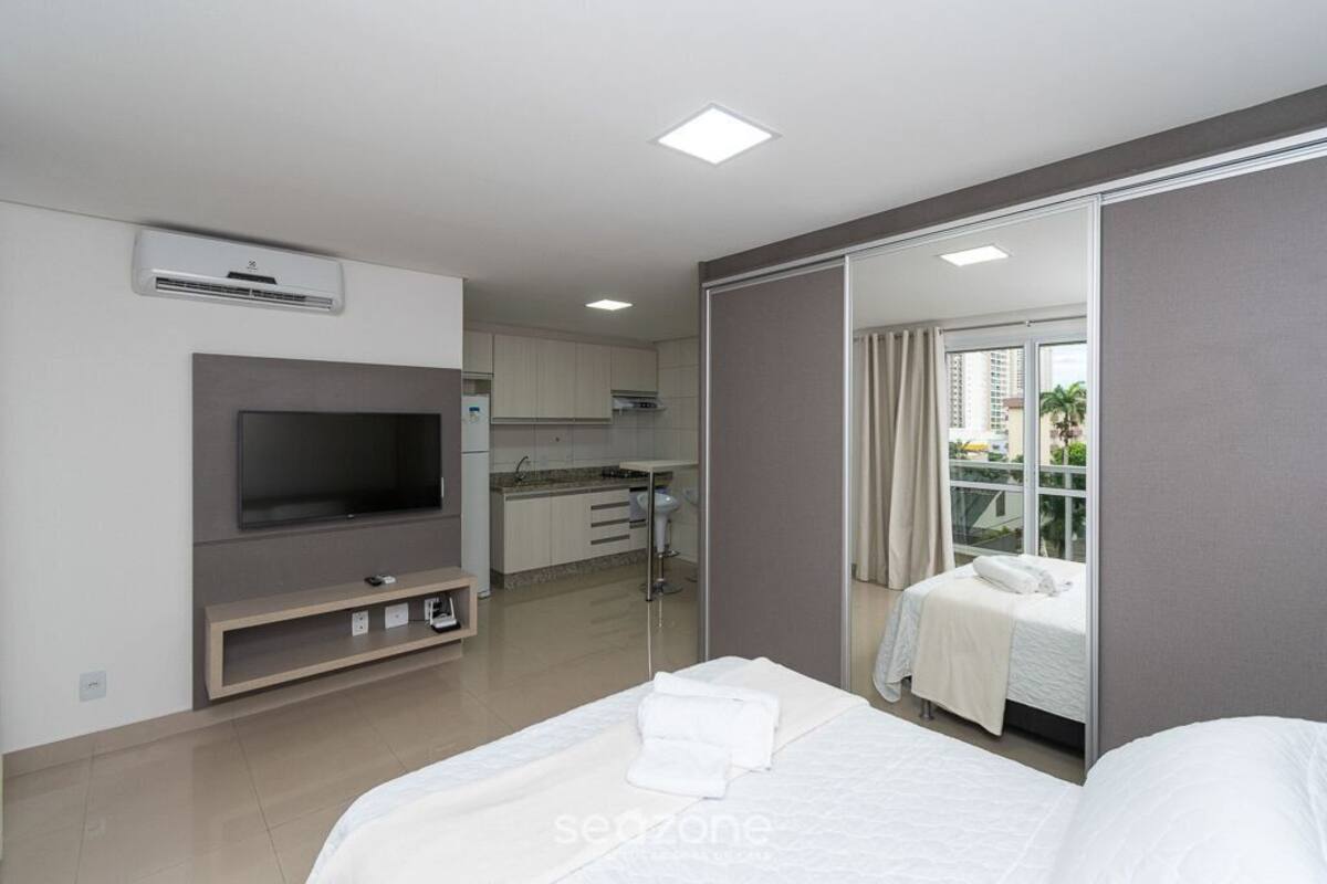 Basic Studio | 1 bedroom, laptop workspace, iron/ironing board, free WiFi