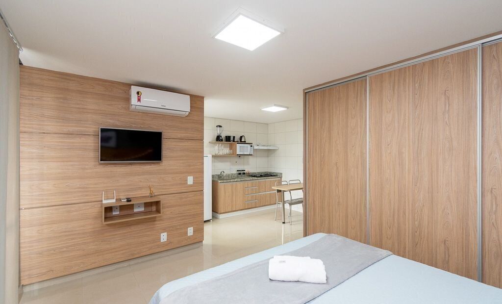 Basic Studio | Laptop workspace, iron/ironing board, free WiFi, bed sheets