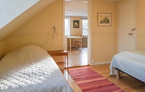 5 bedrooms, travel cot, free WiFi