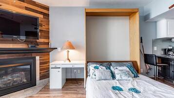 Iron/ironing board, travel cot, WiFi, bed sheets