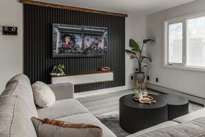 テレビ、書斎 / ワークスペース