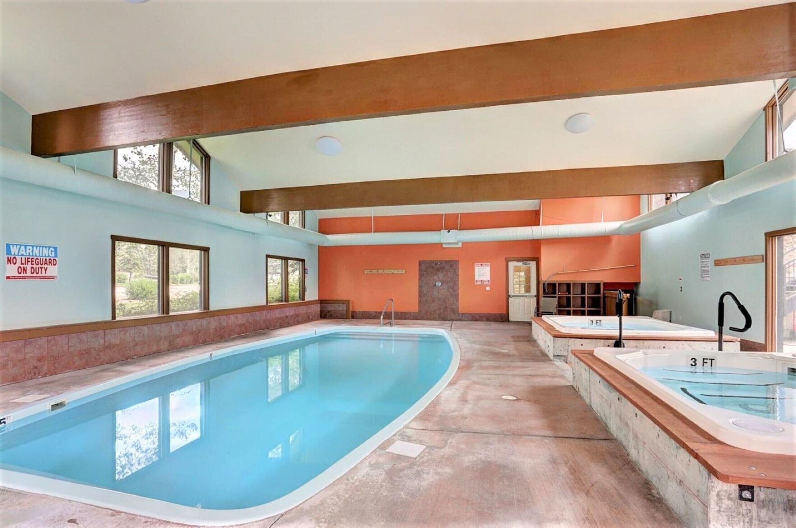 Una piscina techada