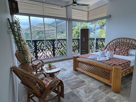 Deluxe Double Room, Jetted Tub | Free WiFi, bed sheets