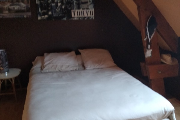 4 bedrooms, desk, iron/ironing board, travel crib