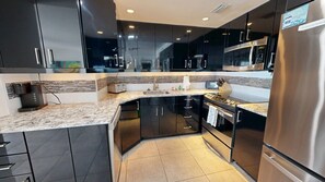 Fridge, microwave, oven, stovetop - Crescent Arms 301S Siesta Key Florida (Siesta)