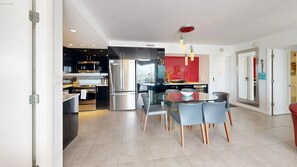 Dining - Crescent Arms Vacation Rentals 301S Siesta Key Florida (Siesta)
