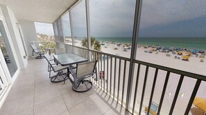 Outdoor dining - Crescent Arms Vacation Rentals 301S Siesta Key Florida (Siesta)