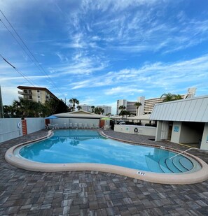 A heated pool - Crescent Arms 405 N Siesta Key Florida (Siesta Key)