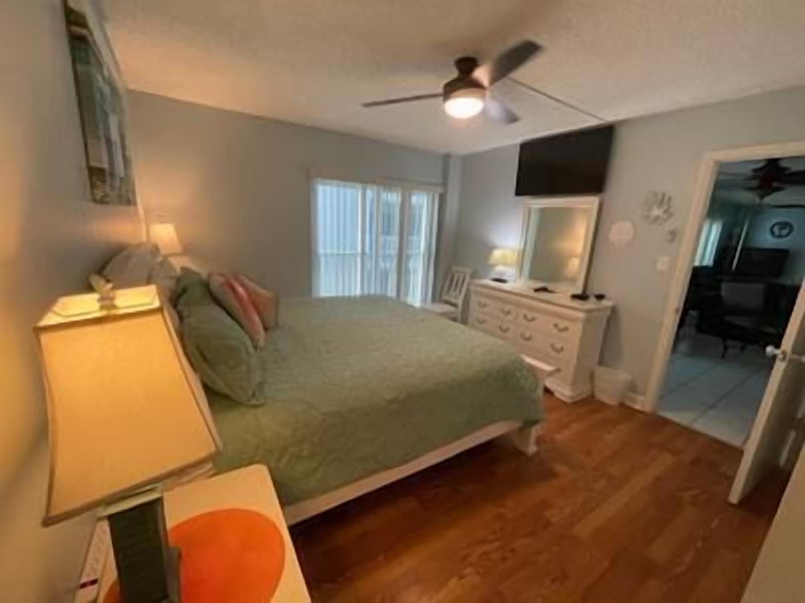 2 slaapkamers, een strijkplank/strijkijzer, gratis wifi, beddengoed