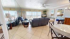 تلفزيون ذكي، كُتُب، ستيريو