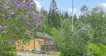 Cozy home in Tranås with kitchen
