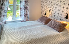 3 bedrooms, travel cot, Internet, bed sheets - Cozy home in Tranås with kitchen (Tranås)