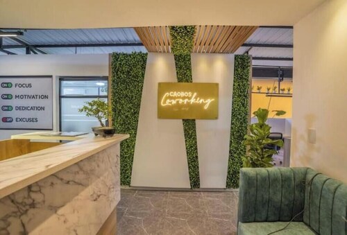 HOT AND COZY APTOESTUDIO. LIVING+COWORKING