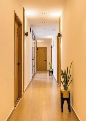 Interior - MODERNO LOFT. CAOBOS COLIVING+COWORKING. ZONA ROSA (Barrio Caobos)