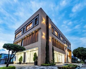 Exterior - MODERNO LOFT. CAOBOS COLIVING+COWORKING. ZONA ROSA (Barrio Caobos)