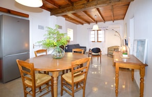Interior - 2 bedroom nice home in Popolasca (Popolasca)