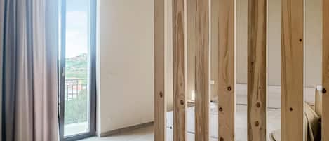 Lit parapluie, Wi-Fi gratuit, draps fournis