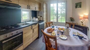 Réfrigérateur, four, plaque de cuisson, lave-vaisselle