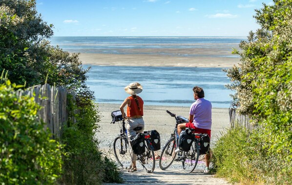 Beach - 2 bedroom nice home in Ponthoile (Ponthoile)