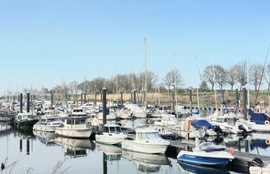 Marina - 2 bedroom nice home in Ponthoile (Ponthoile)