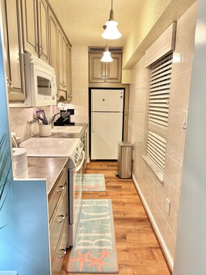Microwave, oven, stovetop, dishwasher - Breathtaking Ocean view, few steps to the beach!!!!! (Ocean City)