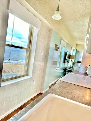 Shower, hair dryer, towels, soap - Breathtaking Ocean view, few steps to the beach!!!!! (Ocean City)