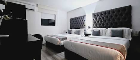 基础双人房 | 高档床上用品、羽绒被、客房内保险箱、特色家居