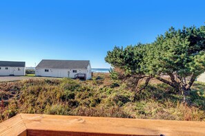 Exterior - Beachcomber: Beachfront Escape Unit #6 (Florence)