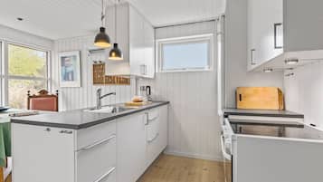 Kjøleskap og oppvaskmaskin