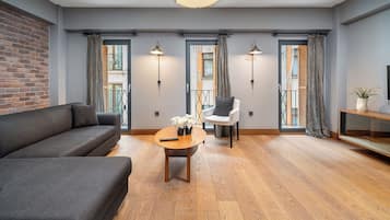 42-inch Smart TV with digital channels, Netflix, Hulu