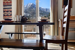 Dining - Spacious Serenity – Scenic Mountain Townhouse | Sleeps 9 (Ouray)