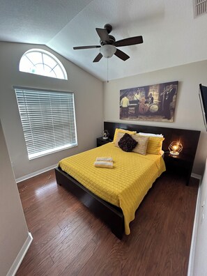 4 slaapkamers, een kluis op de kamer, een strijkplank/strijkijzer